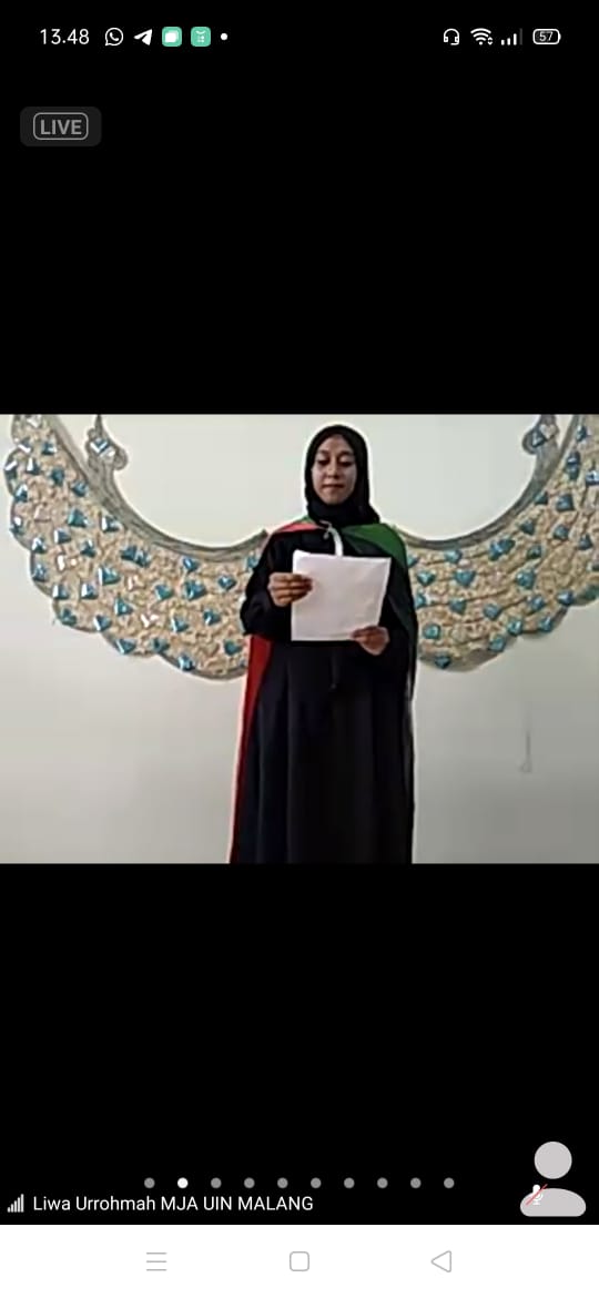 Para Mahasiswa Jurusan Bahasa Arab Nasional Menunjukkan Bakat Mereka Dalam Perlombaan Qira’atus Syi’ri Pada Rangkaian Pekan Arabi 2020