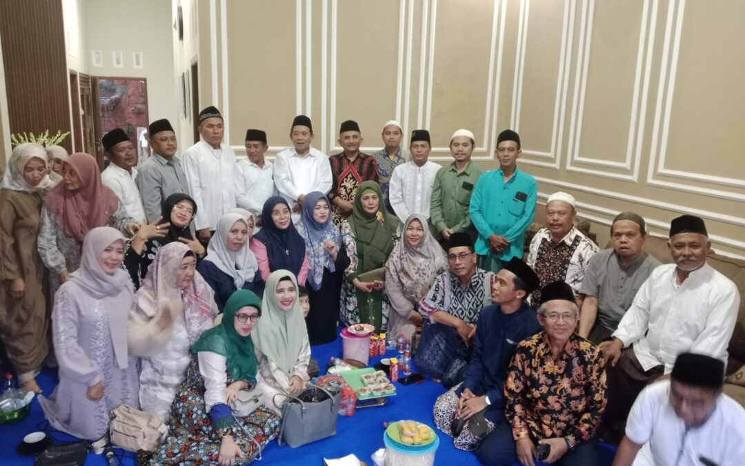 Lecturers from the Department of Arabic Language Conduct Community Service on Leadership for Maarif School Administrators
