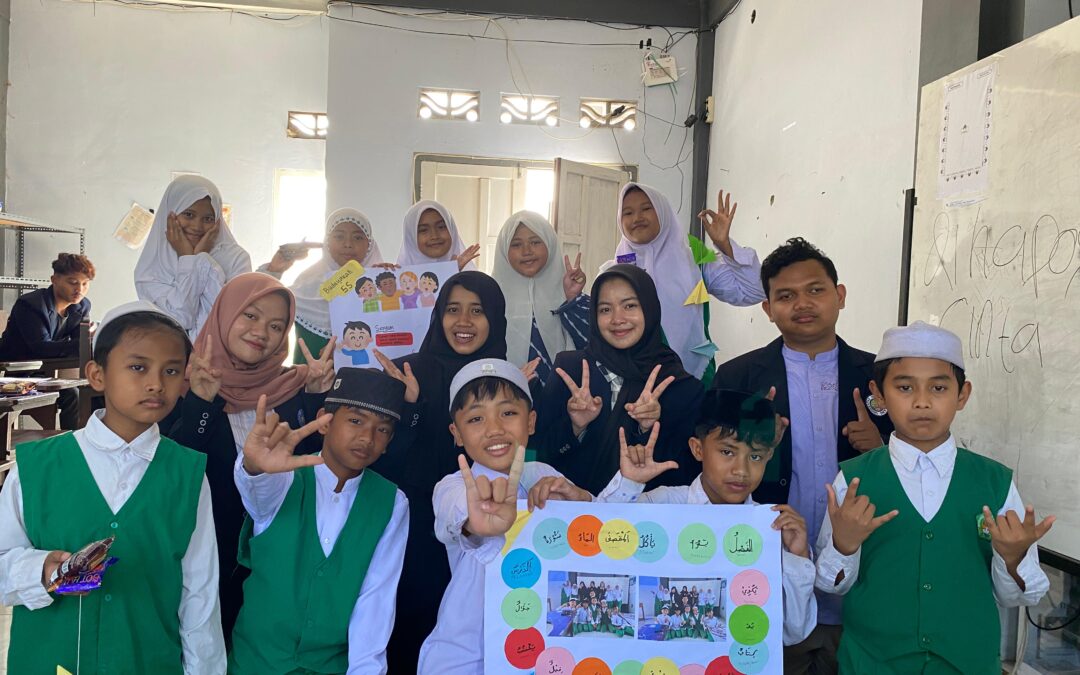 Hamamah Mengajar : Upaya Memajukan serta Meningkatkan Kepedulian Mahasiswa Departemen Sastra Arab UM akan Pendidikan di Desa Putukrejo Kab. Malang.