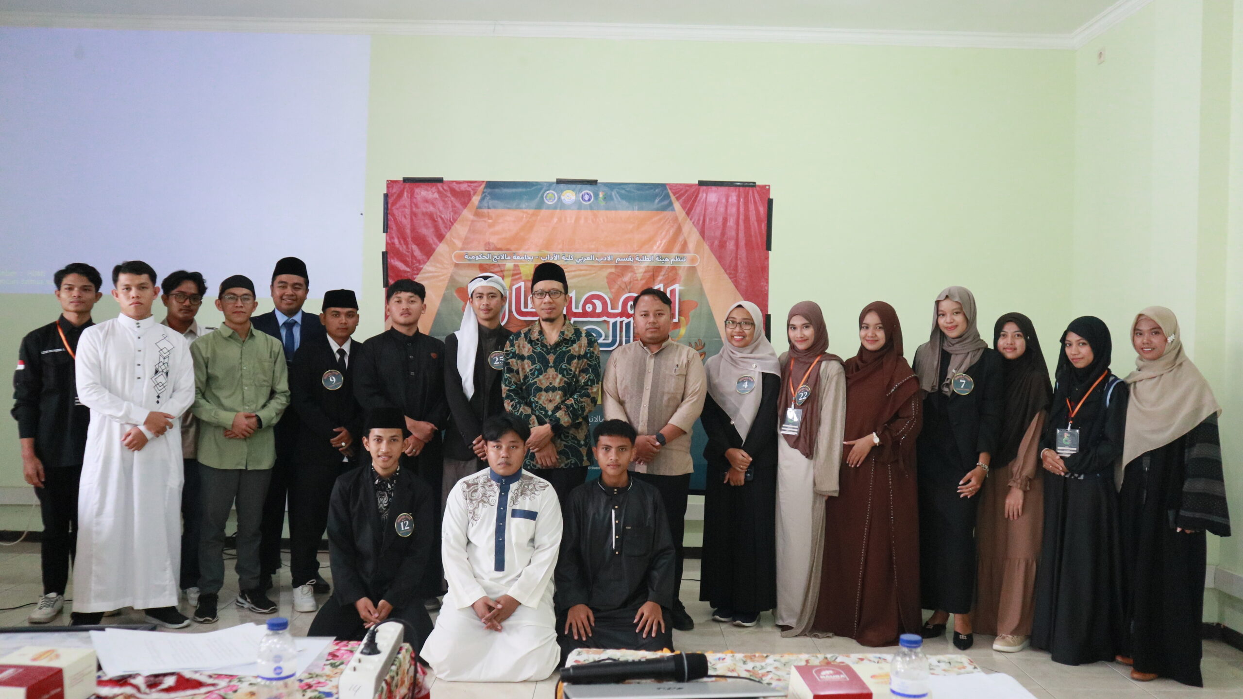 Semarak Hari Kedua Mahrojan Arabi: Ekspresi Gagasan dan Lantunan Bahasa Penuh Makna